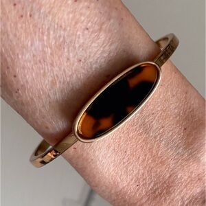 Tortoise shell enameled oval gold cuff bracelet